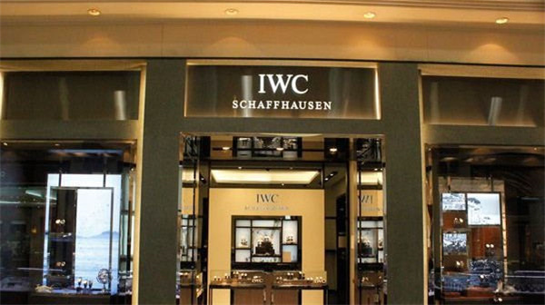 万国手表磕碰了是什么原因（图）