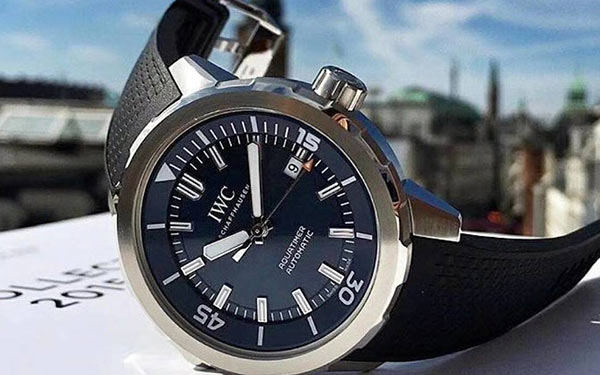 万国手表磕碰了解决技巧汇总（图）